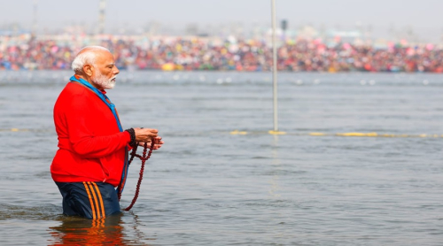PM Modi takes holy dip at Triveni Sangam amidst Vedic chants, emphasizing unity