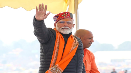 PM Modi takes holy dip at Triveni Sangam amidst Vedic chants, emphasizing unity