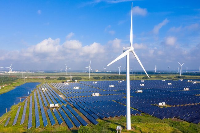 From Fossil Fuels to Renewables: The USA's Path to a Green Economy