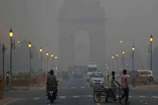 Delhi Bathed in Fog: Yellow Alert Issued, Travel Disrupted