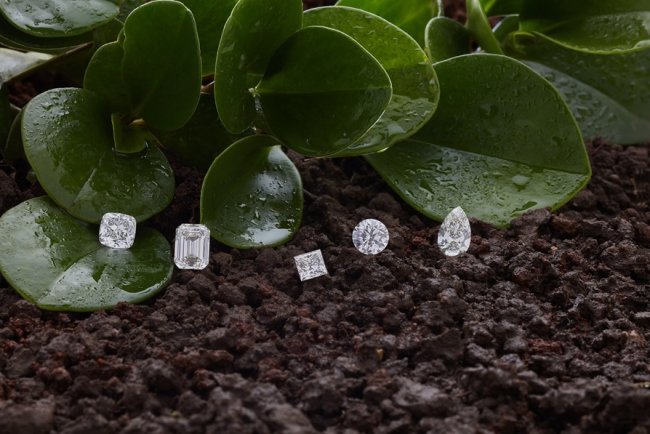 SRK Cuts GHG Emissions by 34%, Sets 70.49 kgCO2e/Carat Benchmark