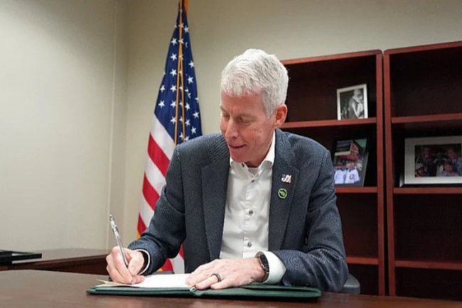 US Shifts Focus: Energy Expansion Over Net-Zero Goals, Chris Wright Announces