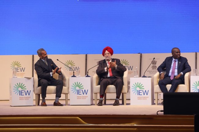 India’s Clean Cooking Model Is Affordable and Replicable In Global South: Hardeep Singh Puri