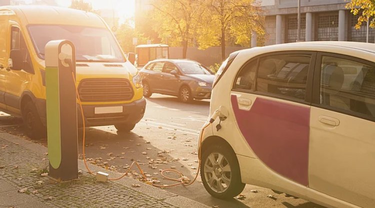 Delhi Registers First Electric Gramin Sewa Vehicle, Marking a Milestone in Green Mobility