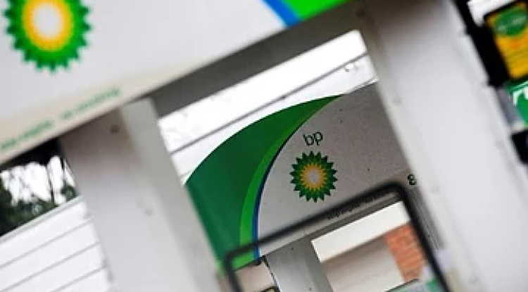 BP Shifts Focus Back to Fossil Fuels, Cuts Investment in Renewable Energy