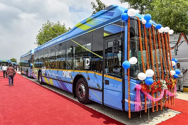 Delhi to Introduce Over 1,000 Electric Buses as Part of Sustainable Transport Initiative