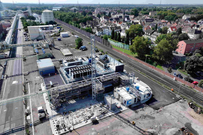 Sustainable Aviation Fuel Takes Off: Frankfurt's e-Fuel Plant