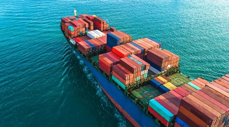 IMO Approves Global Carbon Pricing for Shipping Industry Amid U.S. Opposition