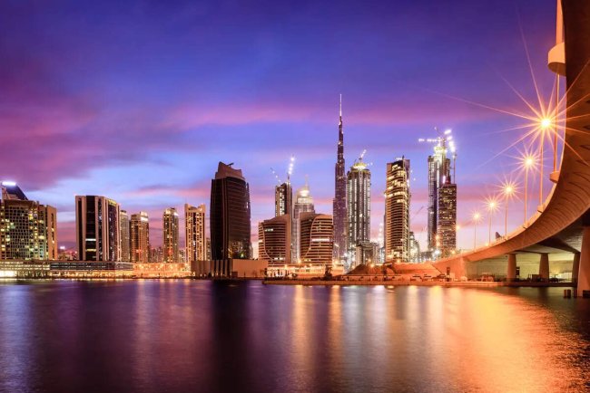 Dubai’s Sustainability Claims: Glitz, Green Goals, and Ground Reality