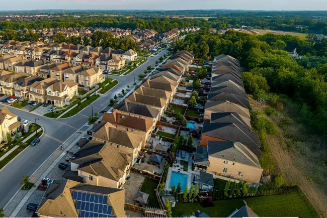 Net-Zero Homes in Canada: Progress and Challenges Ahead