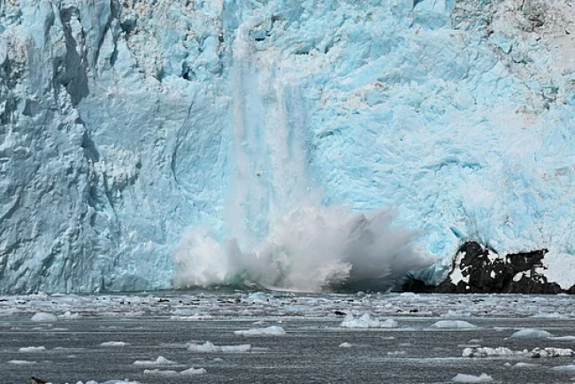 Unusual Ice Calving at Argentina’s Perito Moreno Glacier Signals Climate Change Impacts