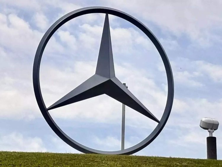 Mercedes-Benz’s Green Ambition Faces Hurdles Amid Executive Pay and Lobbying Concerns