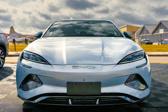 BYD Overtakes Tesla as China Dominates Global EV Market