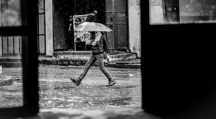 Monsoon Alerts Issued for Delhi and Mumbai in June 2025