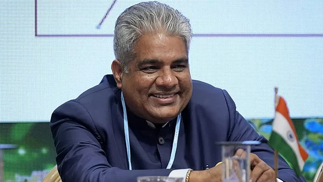 India Combats Plastic Pollution and Air Quality Challenges for a Cleaner Future