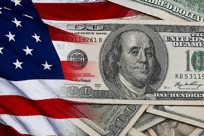 Global Markets Brace as US Dollar Sees Historic 10% Drop