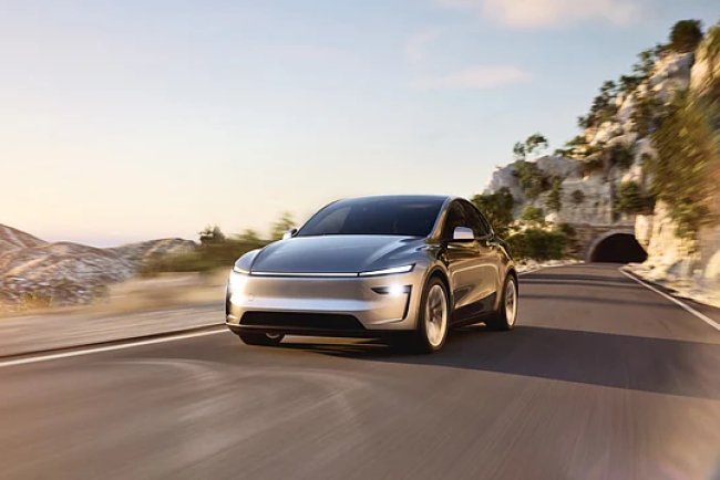 Tesla and VinFast Launch Showrooms in India’s EV Market
