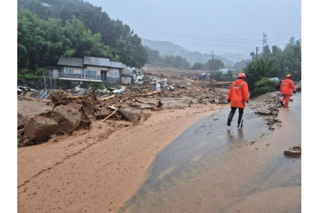 South Korea Rainfall Leaves 17 Dead, 11 Still Missing