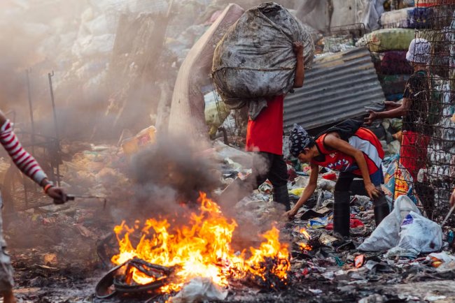 Burning Plastic Waste Poses Growing Global Health Crisis, Warn Experts