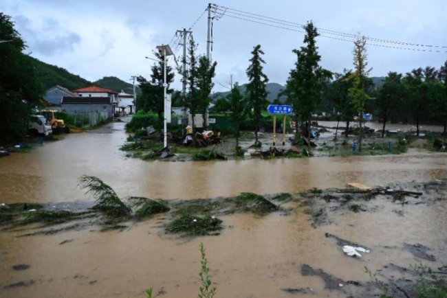 Four Dead, Thousands Evacuated as Floods Hit Northern China