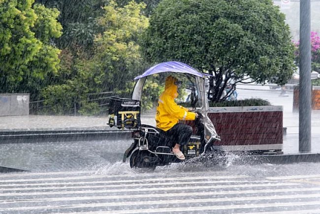 China’s Floods and Landslides Kill Four, Affect Millions
