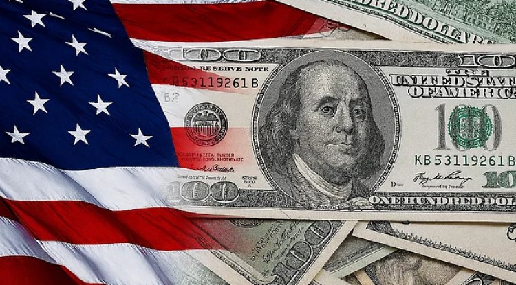 Global Markets Brace as US Dollar Sees Historic 10% Drop