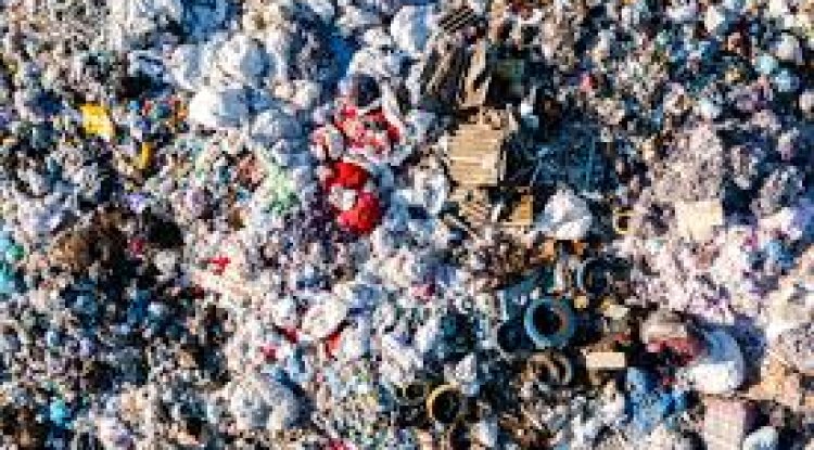 Breathing Danger: Overheating Landfill Releases Harmful Gases