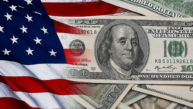 Global Markets Brace as US Dollar Sees Historic 10% Drop