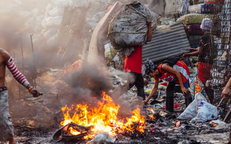 Burning Plastic Waste Poses Growing Global Health Crisis, Warn Experts