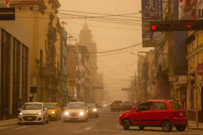 Sand and Dust Storm Disrupts Life Across Southern Peru