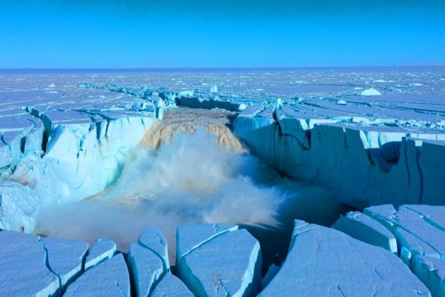 Terrifying Subglacial Flood Shatters Greenland Ice, Revealing Unprecedented Climate Impacts