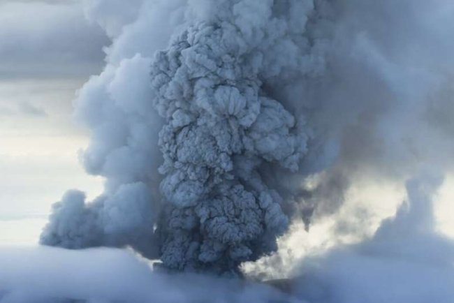 Volcano Erupts in Russia's Kamchatka for First Time in Centuries