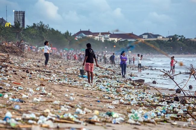 Global Plastics Treaty Talks Resume Amid Production Disputes