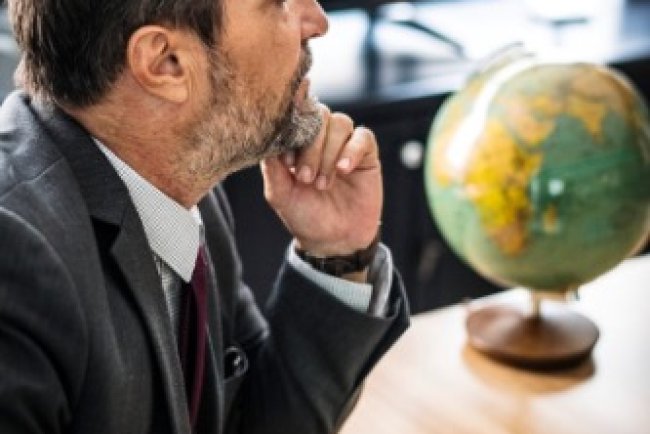 ECB Chief Warns Against Weakening CSRD Rules