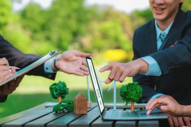 STX Group Marks First Delivery Of SAF Certificates