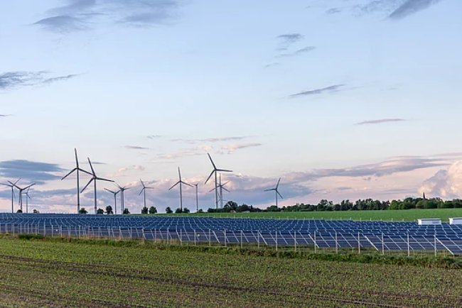 Reliance Expands New Energy Ambitions While Sustaining Fossil Fuel Growth