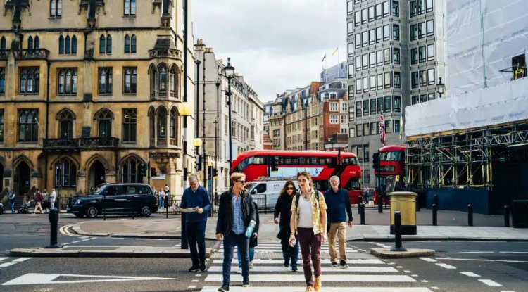 UK’s Richest Households Set to Drive Surge in Travel Emissions, Study Warns