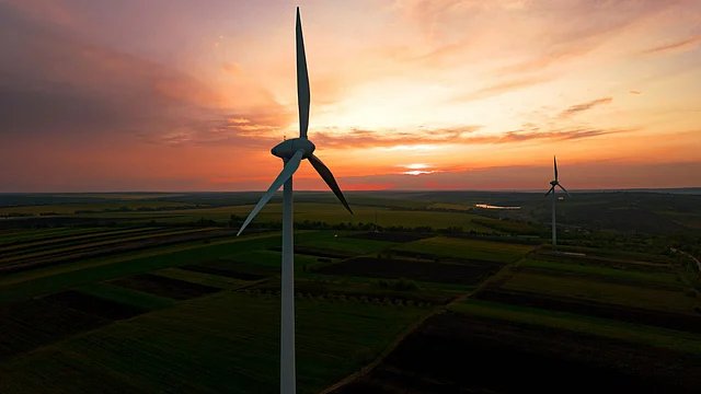 India's Green Energy Projects Face Delays Amid Grid Bottlenecks and Unsigned Power Deals