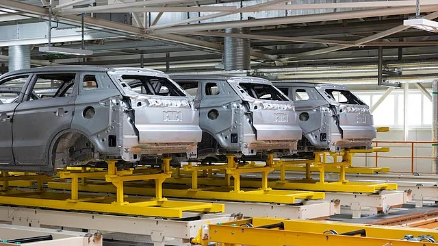 India’s Passenger Vehicle Sales to See Modest Growth Amid Inventory Challenges