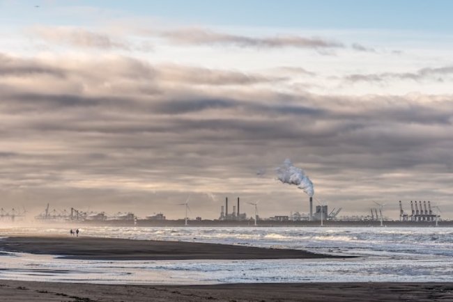 Trump Cuts $679M Offshore Wind Project Funding