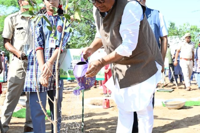 Bhupender Yadav Leads Sewa Parv Plantation Drive at Asola Bhatti