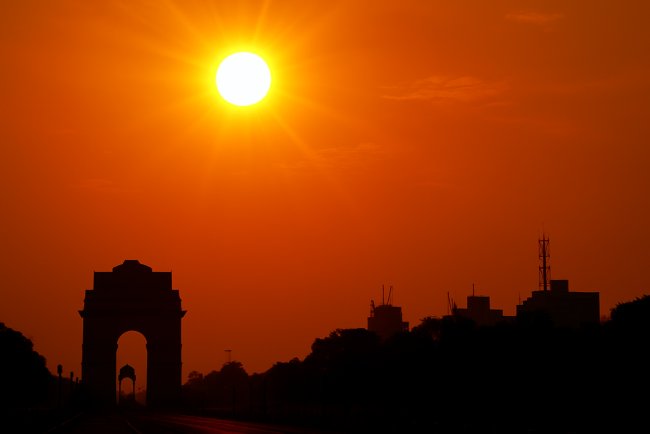 Delhi Skies Blaze as Residents Suffer Under Extreme Heat