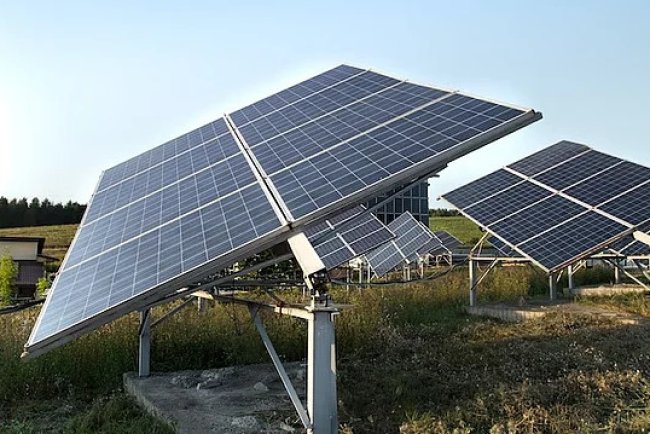 Waaree Energies Faces US Probe Over Alleged Solar Tariff Violations