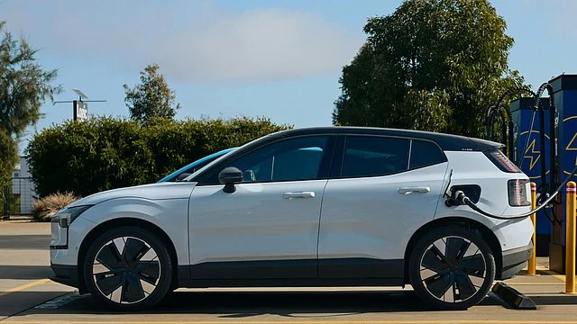 Tata Power and Tata Passenger Electric Mobility Launch Mega EV Charging Hub in Mumbai