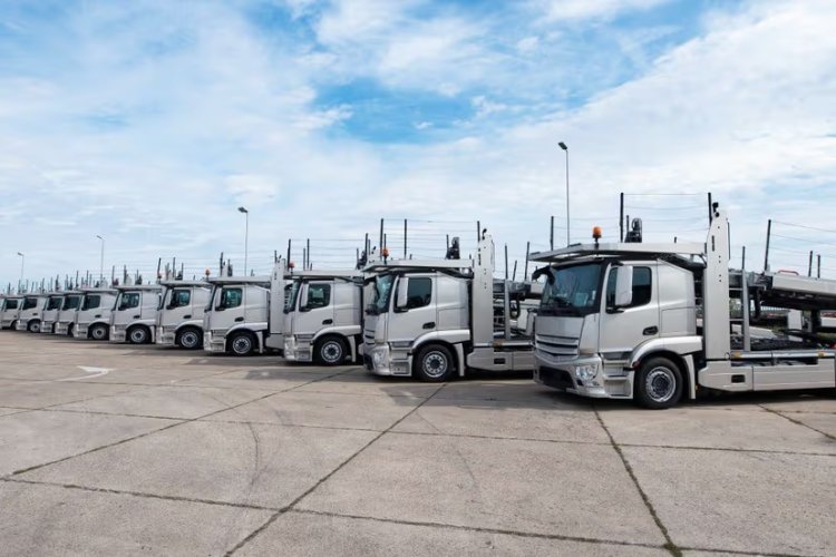 EU Truck Manufacturers Prioritise Diesel Efficiency Over Electric Transition to Meet Climate Rules