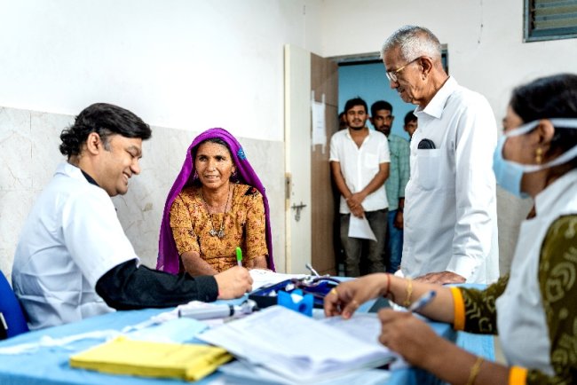 Cairn Impacts 27.5 Lakh People Across 433 Villages In FY24-25: CSR Report