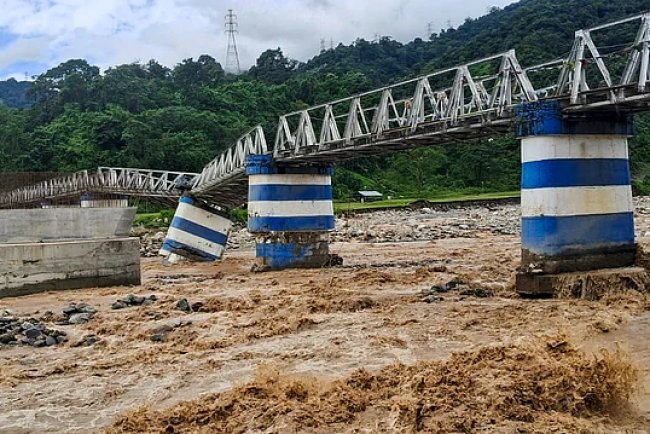 Deadly Landslides Strike Darjeeling as Bhutan Dam Overflow Worsens Flood Threat