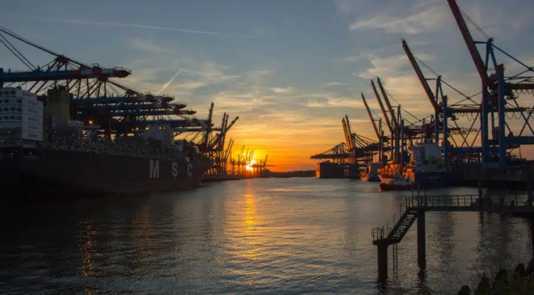 Maritime Industry Faces Rising Pressure to Adopt Sustainable Practices, Survey Reveals