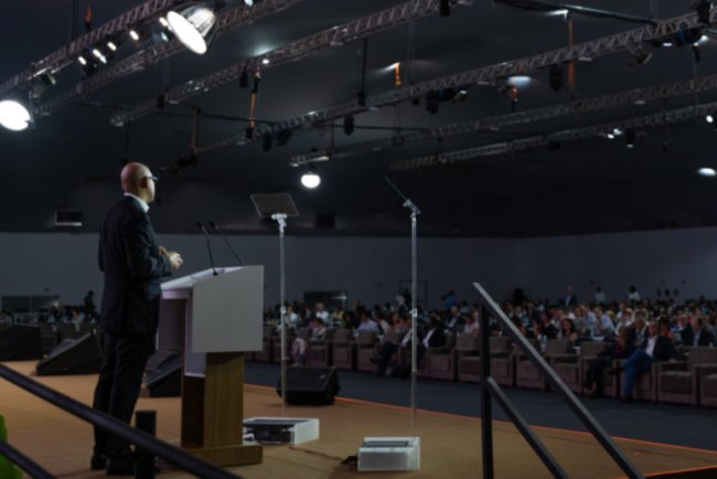 Simon Stiell Urges Countries to Speed Up Climate Action at COP30