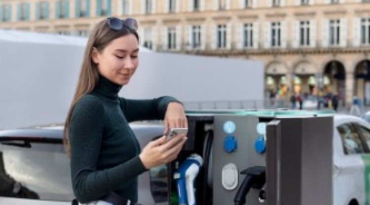France Unveils Wireless Charging Highway